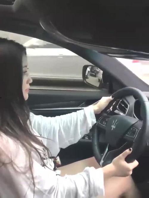 短发美女欧美开车图片视频,时尚与速度的完美融合